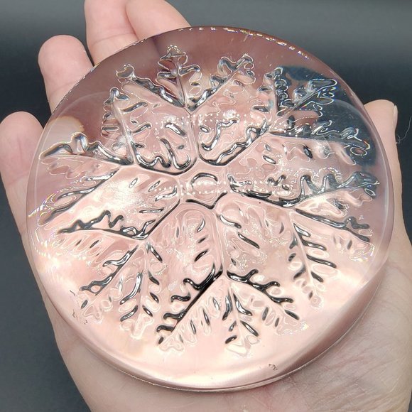 Cristal France Large Half Circle Dome Clear Crystal Snowflake Paperweight - Picture 3 of 8